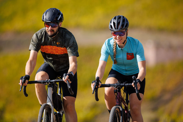 Auf was achte ich bei einem Fahrradtrikot und welche Unterschiede gibt es?