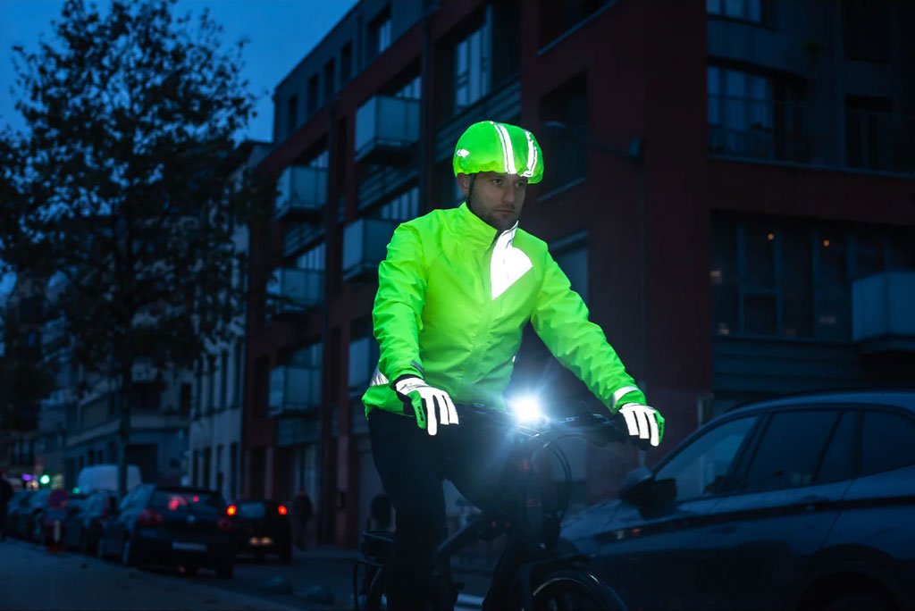 Lieber auffallen statt verunfallen! - Garage/Velos-Motos Allemann