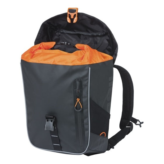 Basil Miles Tarpaulin Fahrradrucksack 17L schwarz/orange