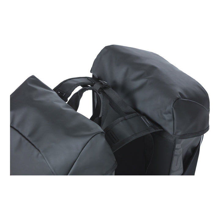 Basil Miles Tarpaulin Gepäckträger Doppeltasche 34L schwarz/orange