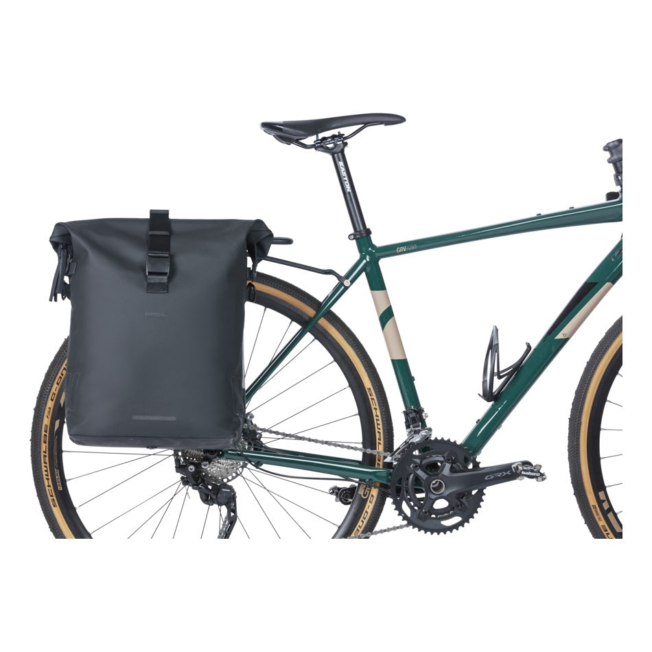 Basil SoHo MIK STUDS Umhängetasche 17L nachtschwarz schwarz