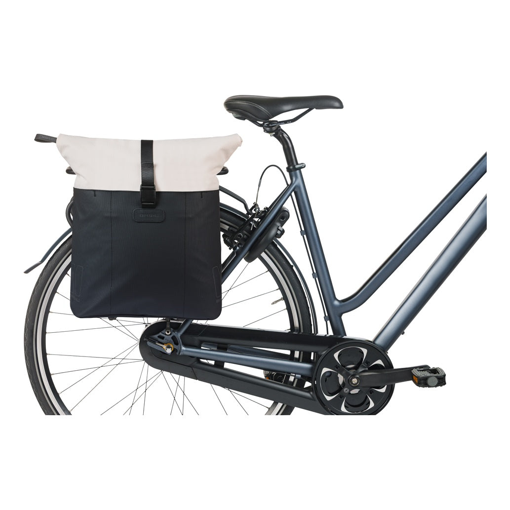 Basil Vive Shopper Gepäckträgertasche MIK Hooks 15-20L cremefarben/schwarz