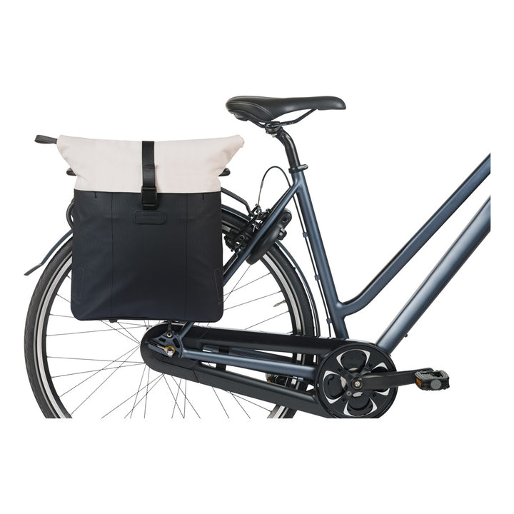 Basil Vive Shopper Gepäckträgertasche MIK Hooks 15-20L cremefarben/schwarz