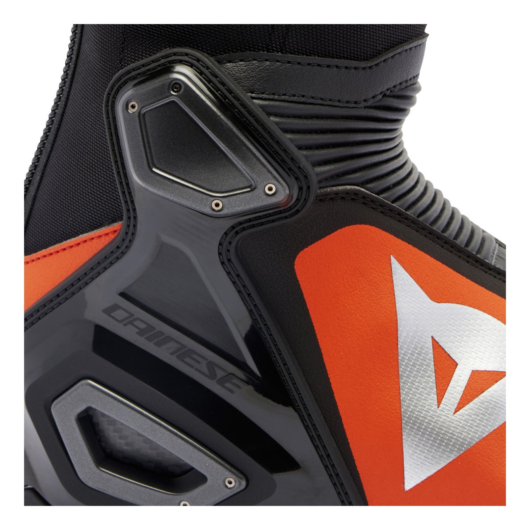 Dainese Stiefel Axial 2 schwarz-fluo rot
