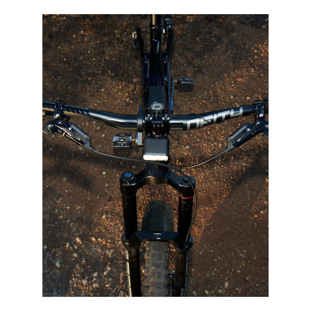 Knog Scheinwerfer Blinder X 2300 mit externem Akku 10&