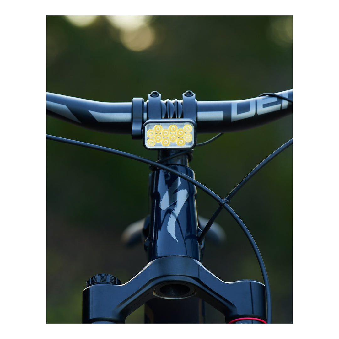 Knog Scheinwerfer Blinder X 2300 mit externem Akku 10&