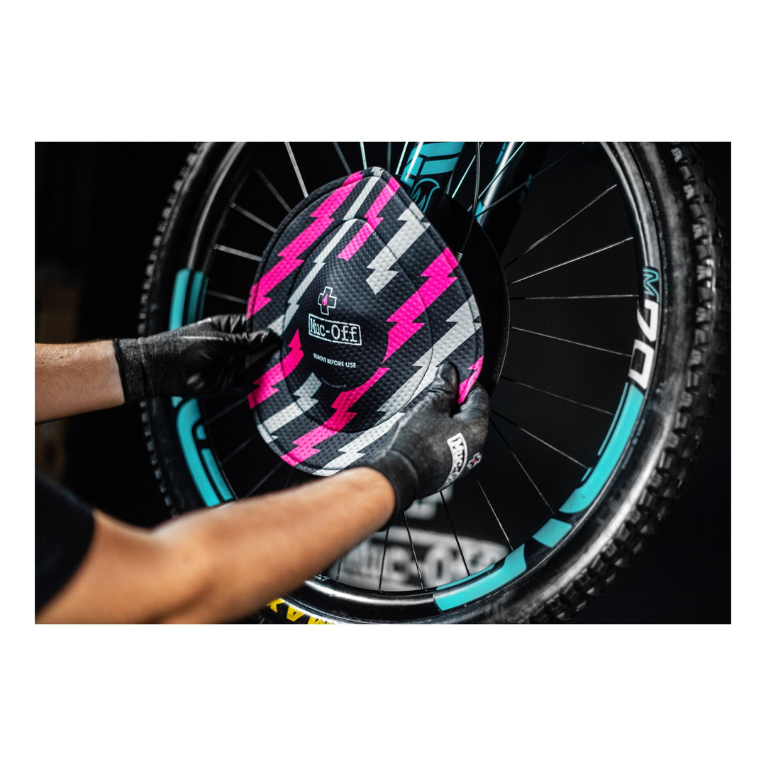 Muc-Off Disc Brake Covers bolt 2 Stk. schwarz-rosa