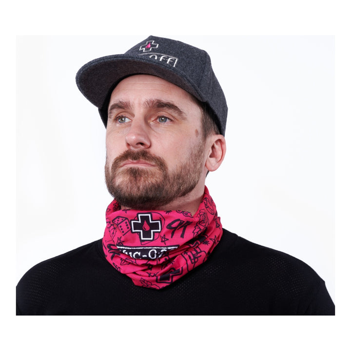 Muc-Off Lightweight Neck Gaiter pink punk pink