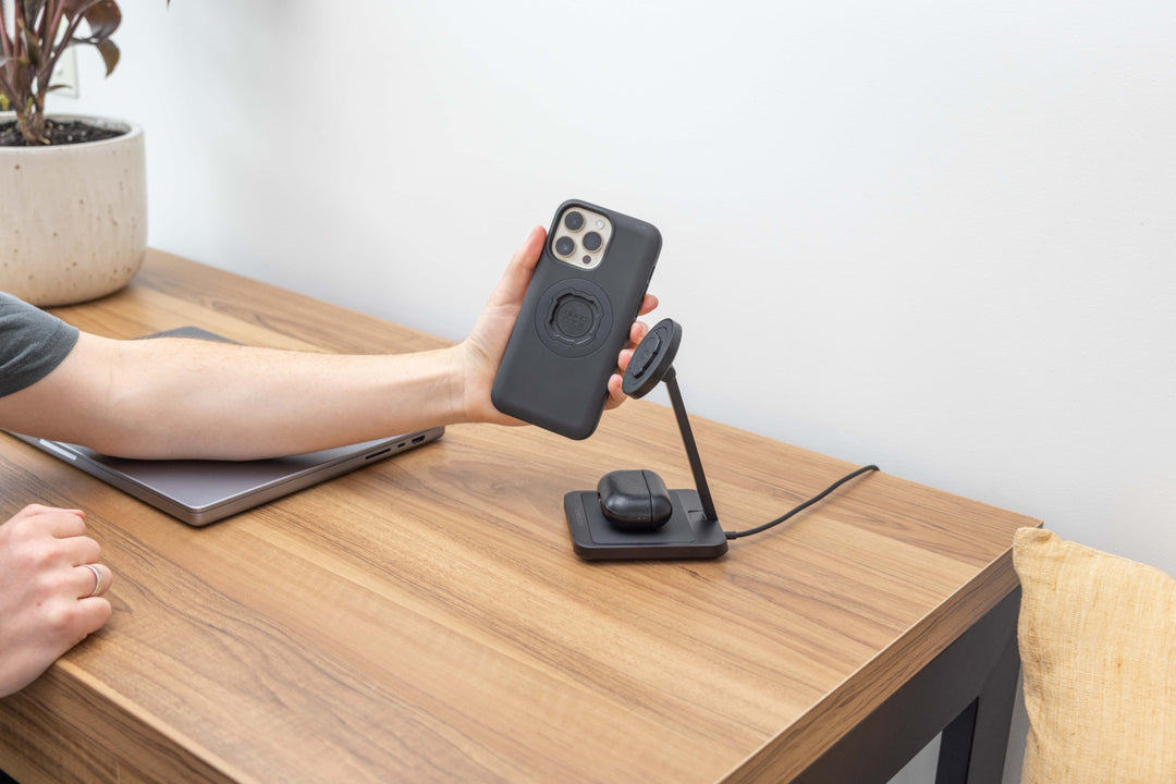 Quad Lock Dual Desktop Wireless Charger