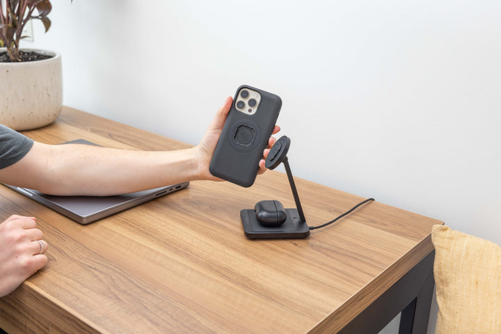 Quad Lock Dual Desktop Wireless Charger