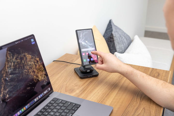 Quad Lock Dual Desktop Wireless Charger