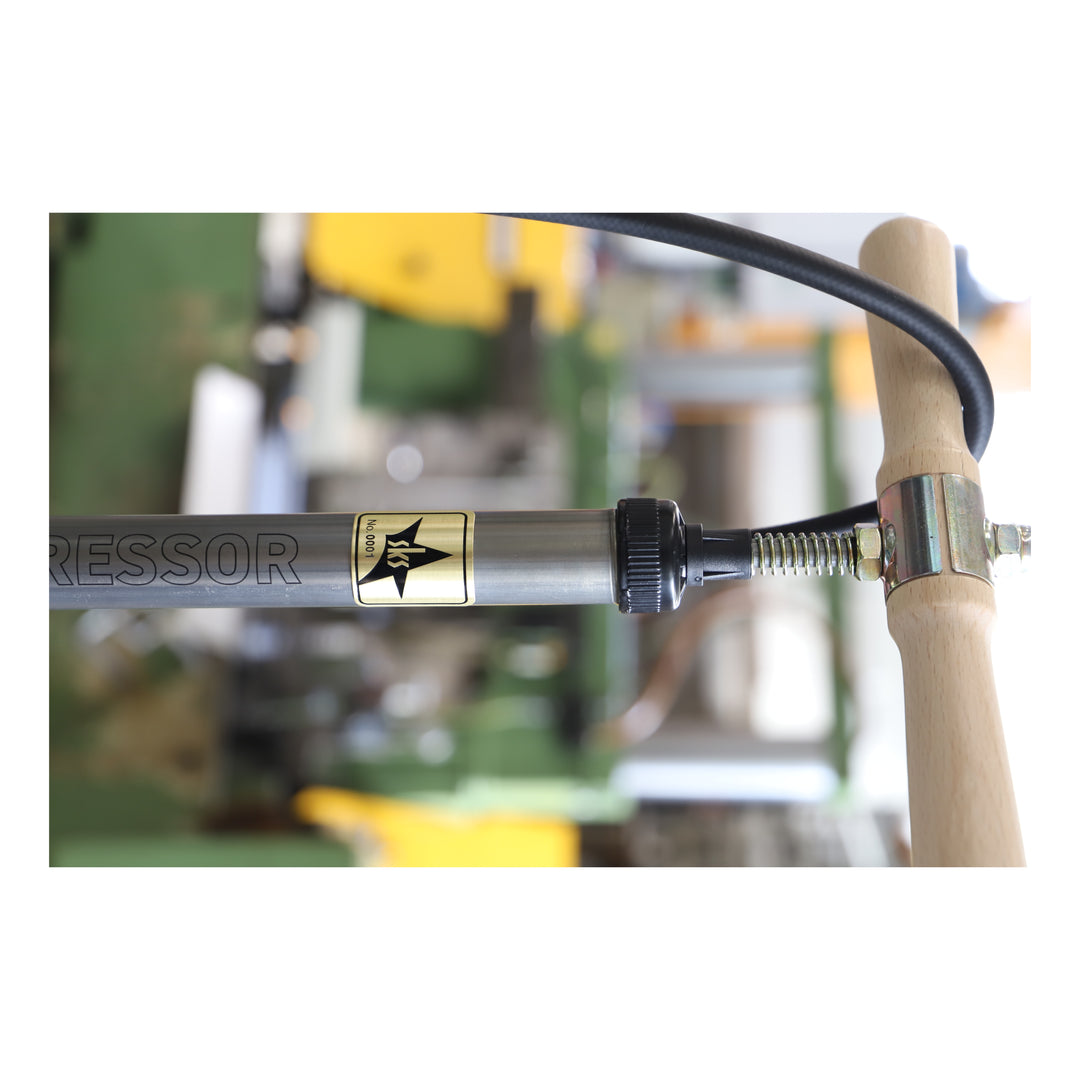 SKS Standpumpe Rennkompressor60 LTD mit Messingstecknippel Silber