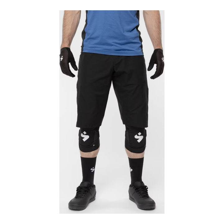 Sweet Protection Hunter Slashed Shorts schwarz