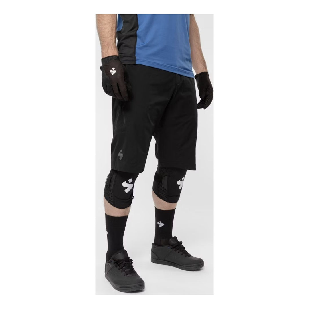 Sweet Protection Hunter Slashed Shorts schwarz