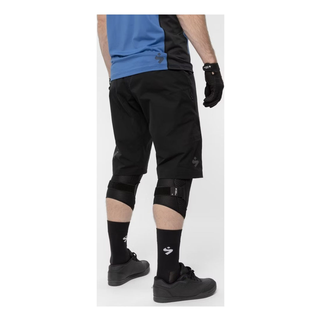 Sweet Protection Hunter Slashed Shorts schwarz