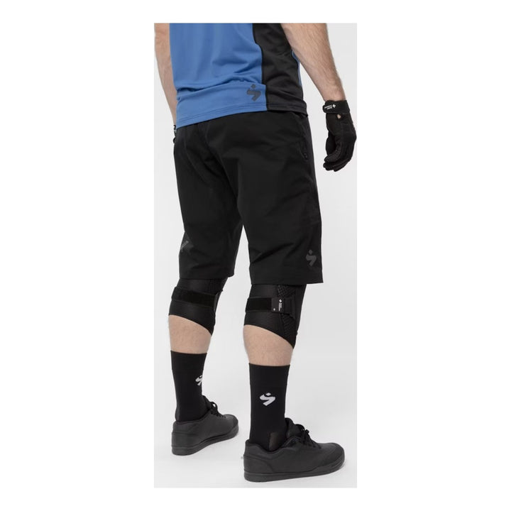Sweet Protection Hunter Slashed Shorts schwarz