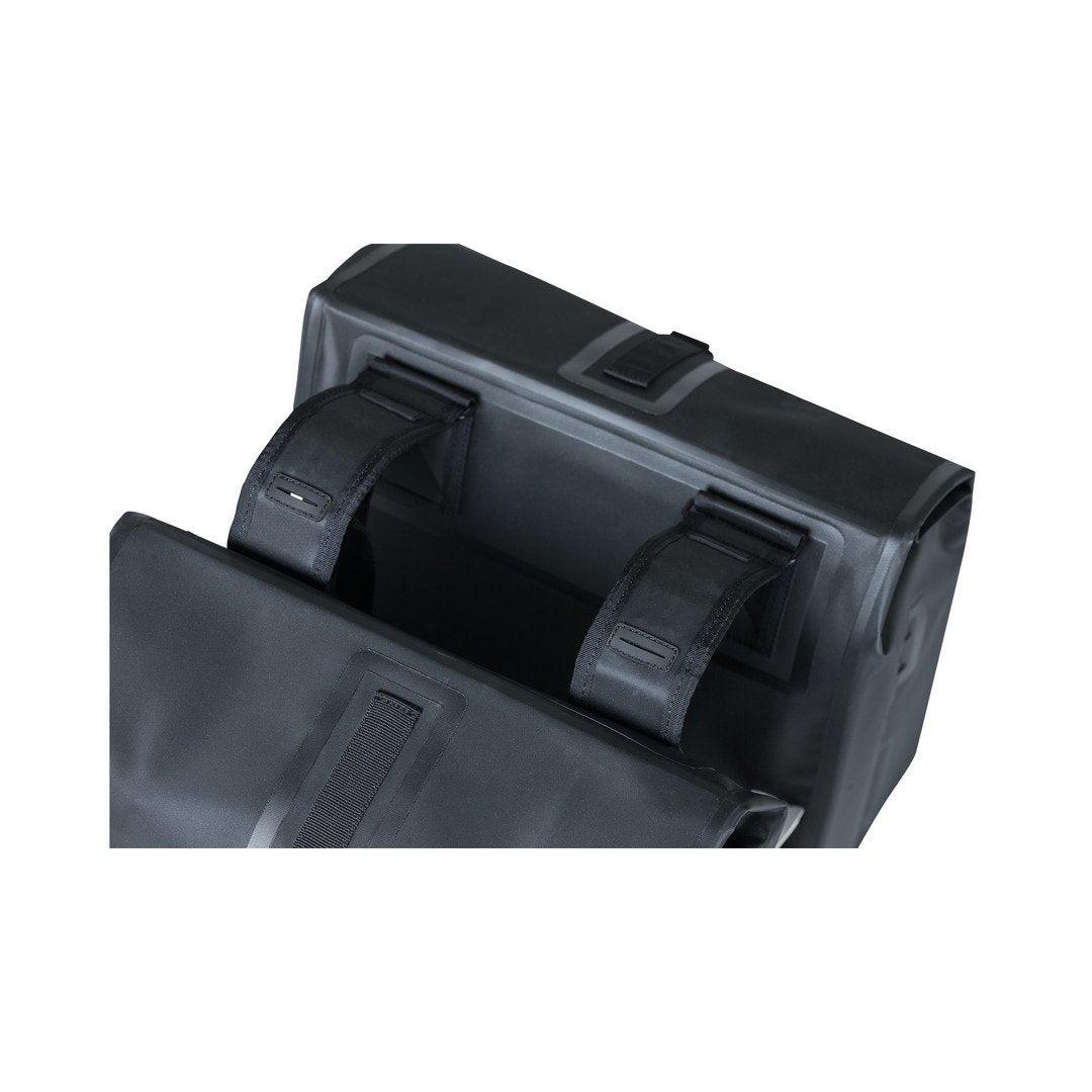 BASIL - Urban Dry Double Bag - Garage/Velos-Motos Allemann